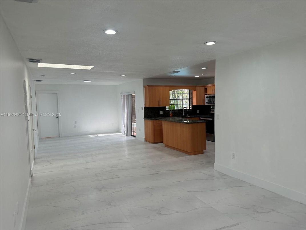 Interior, Kitchen, Marble, Recessed Lighting