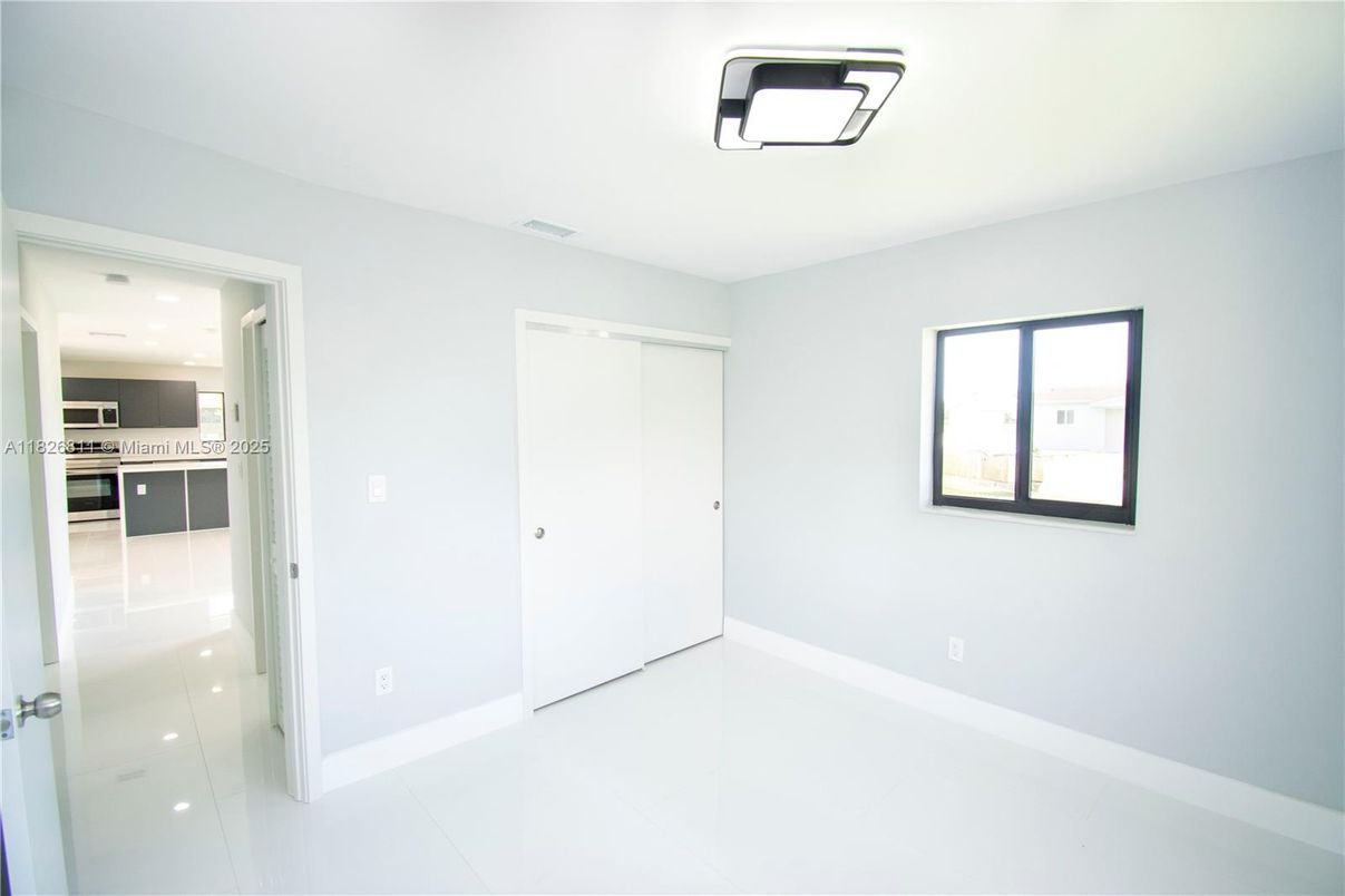 Empty room, Interior, Kitchen, Recessed Lighting