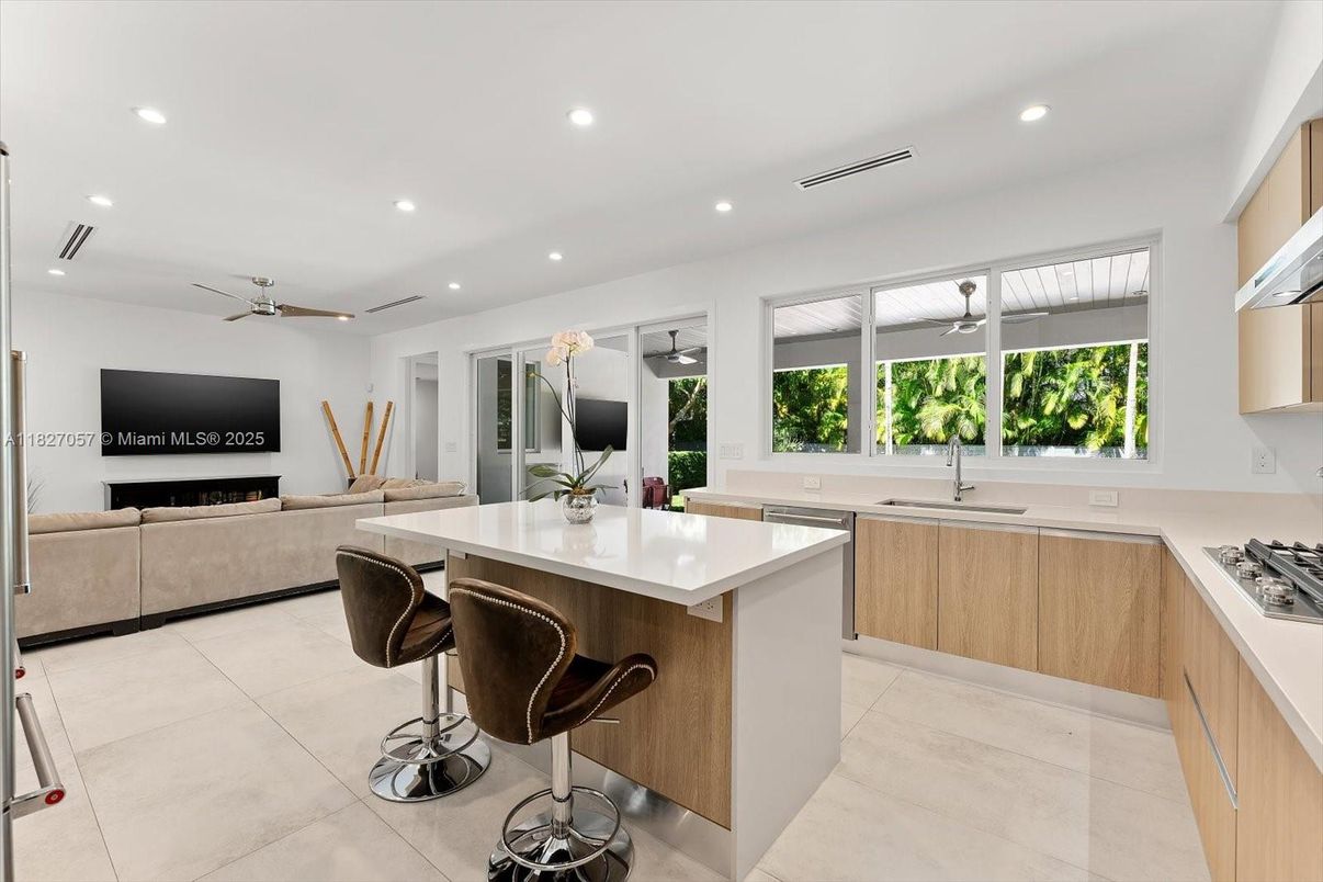 Interior, Kitchen, Living room, Recessed Lighting