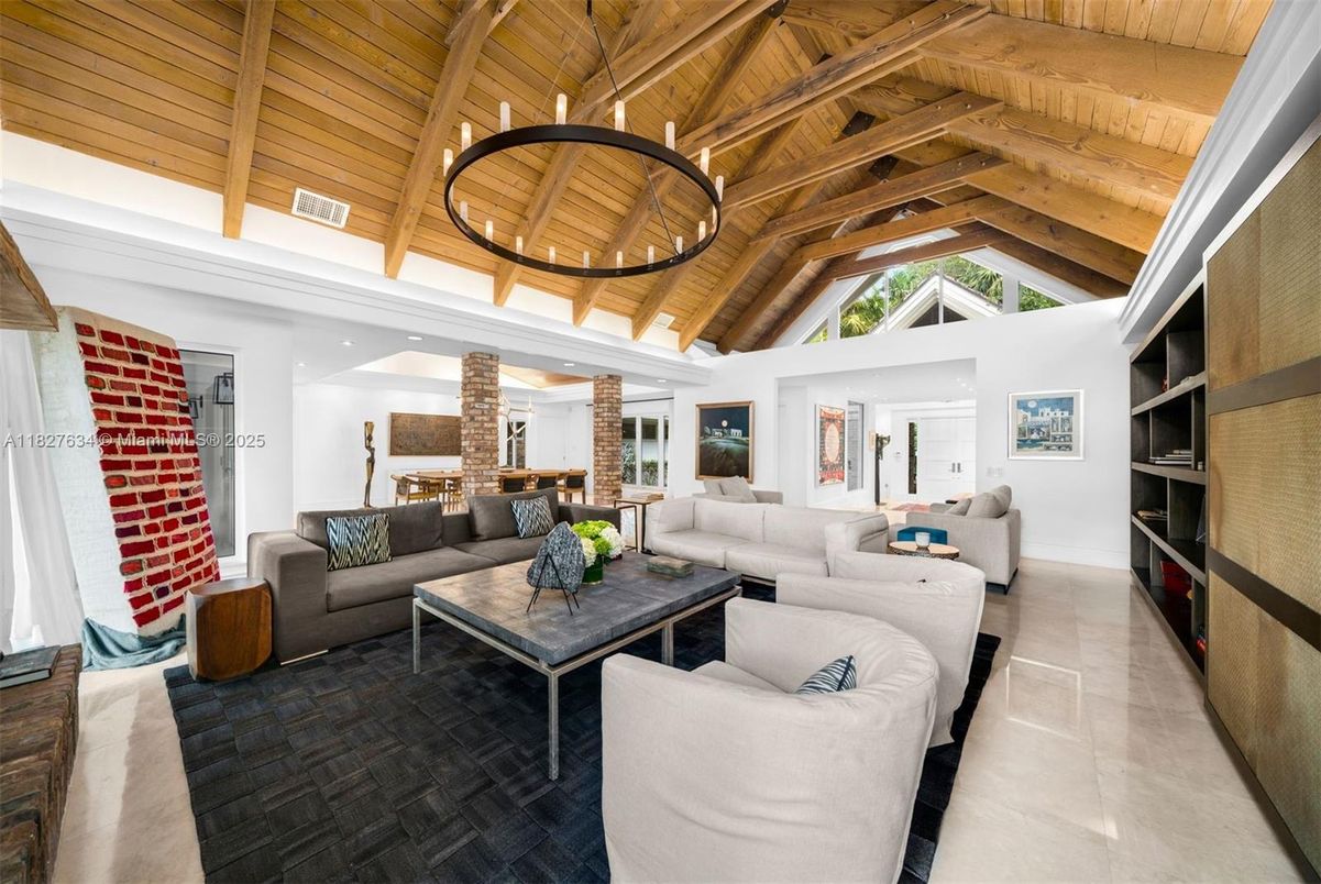 Interior, Living room, Pendant Lights, Wooden Beams, Wooden Ceilings