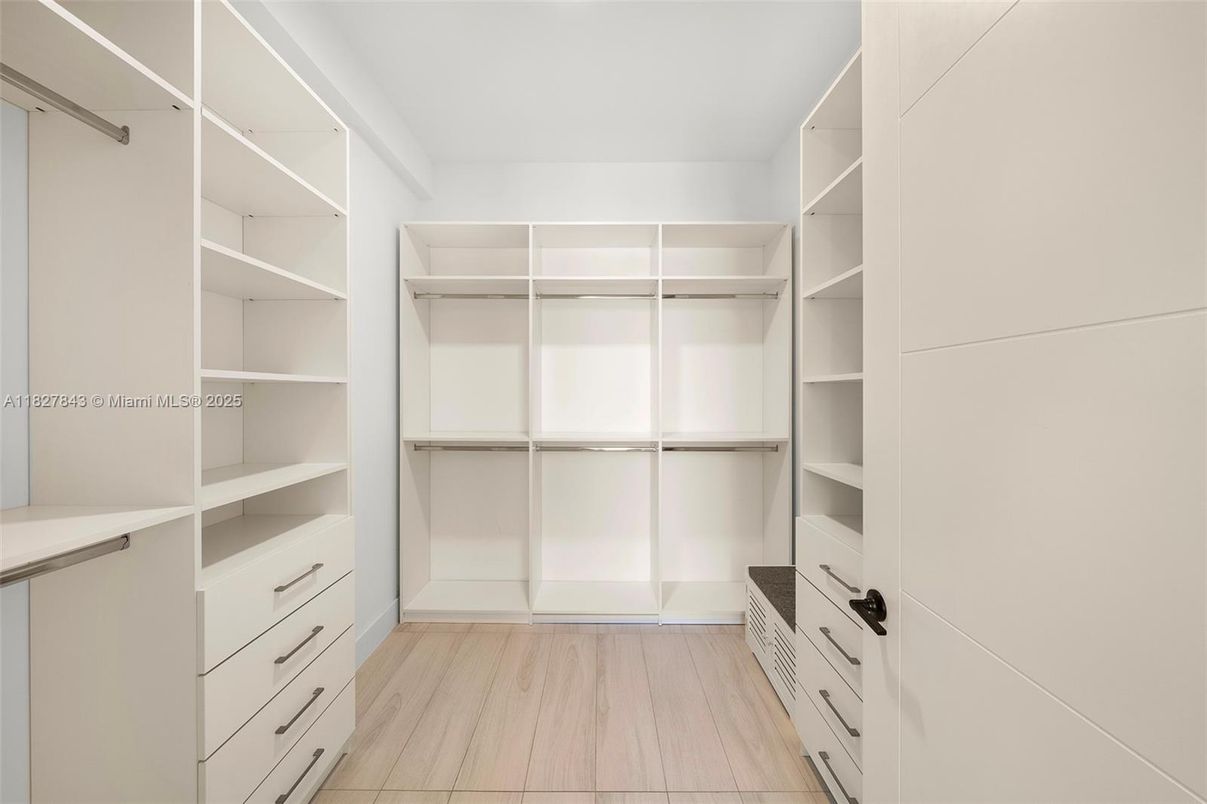 Interior, Walk-in Closets, Wood Texture Flooring