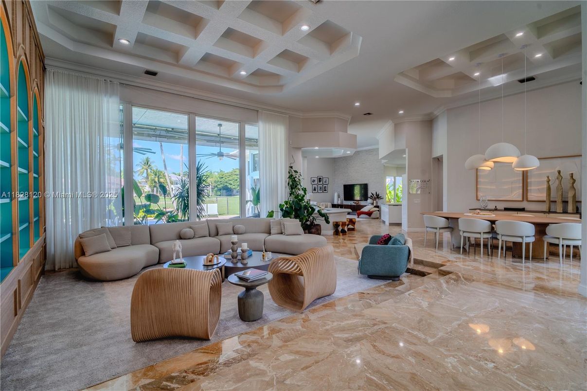 Dining room, Interior, Living room, Pendant Lights, Recessed Lighting