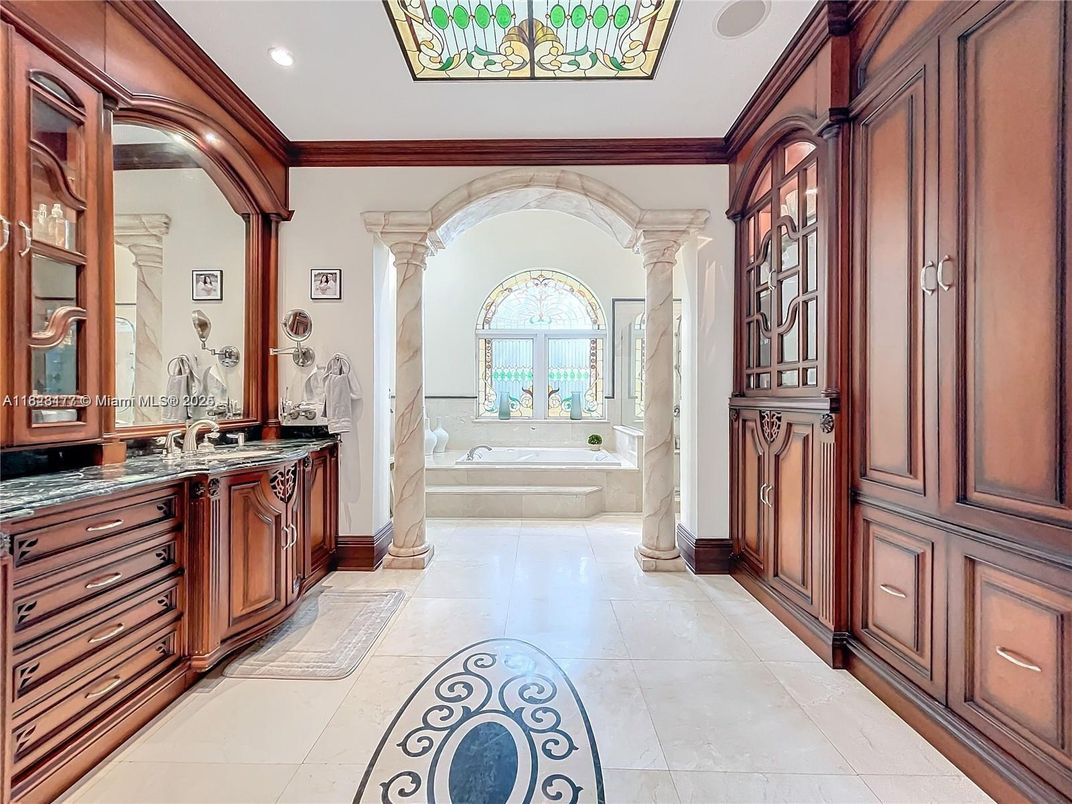 Bathroom, Interior, Recessed Lighting