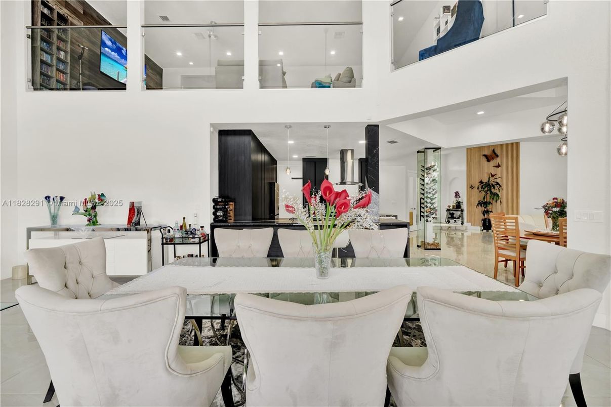 Dining room, Interior, Living room, Recessed Lighting