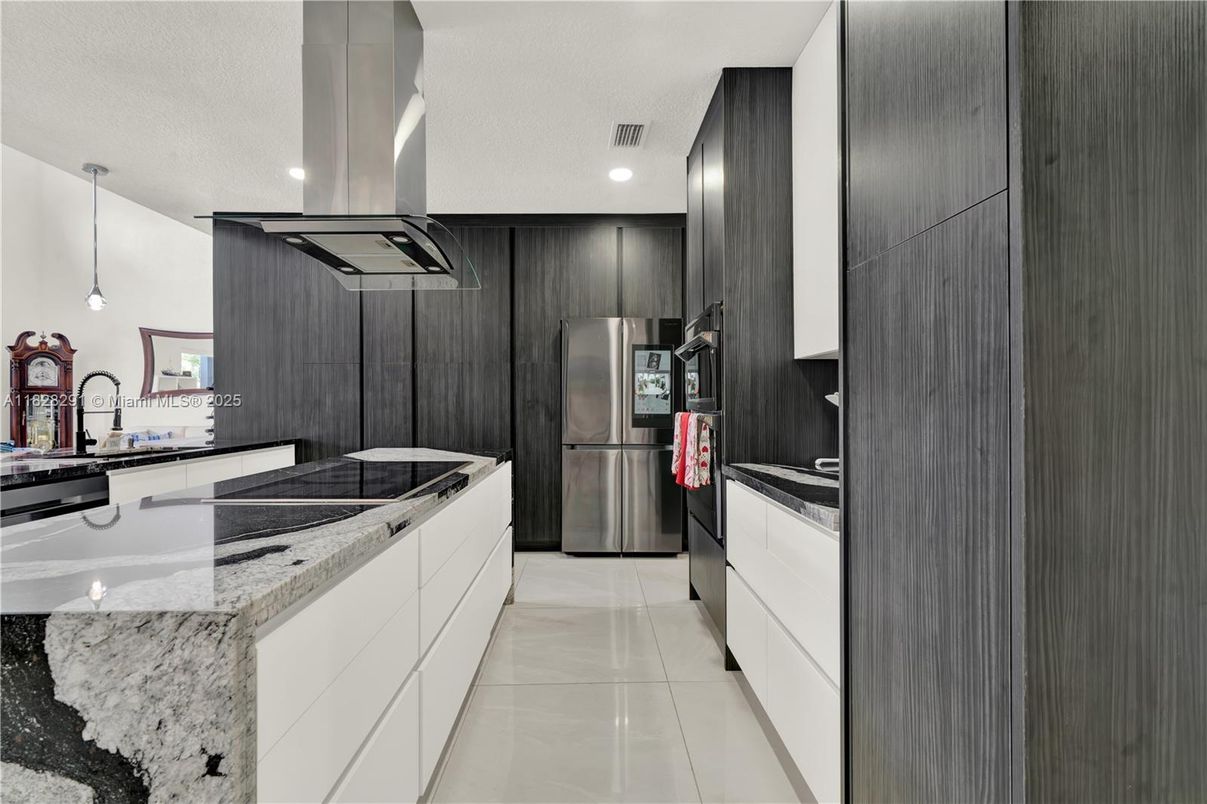 Interior, Kitchen, Pendant Lights, Recessed Lighting