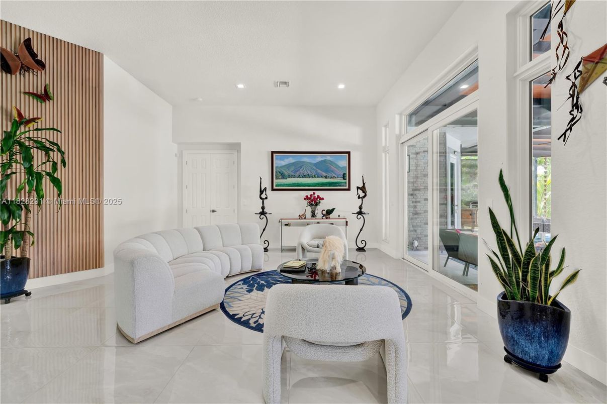 Fitness Equipment, Interior, Living room, Recessed Lighting
