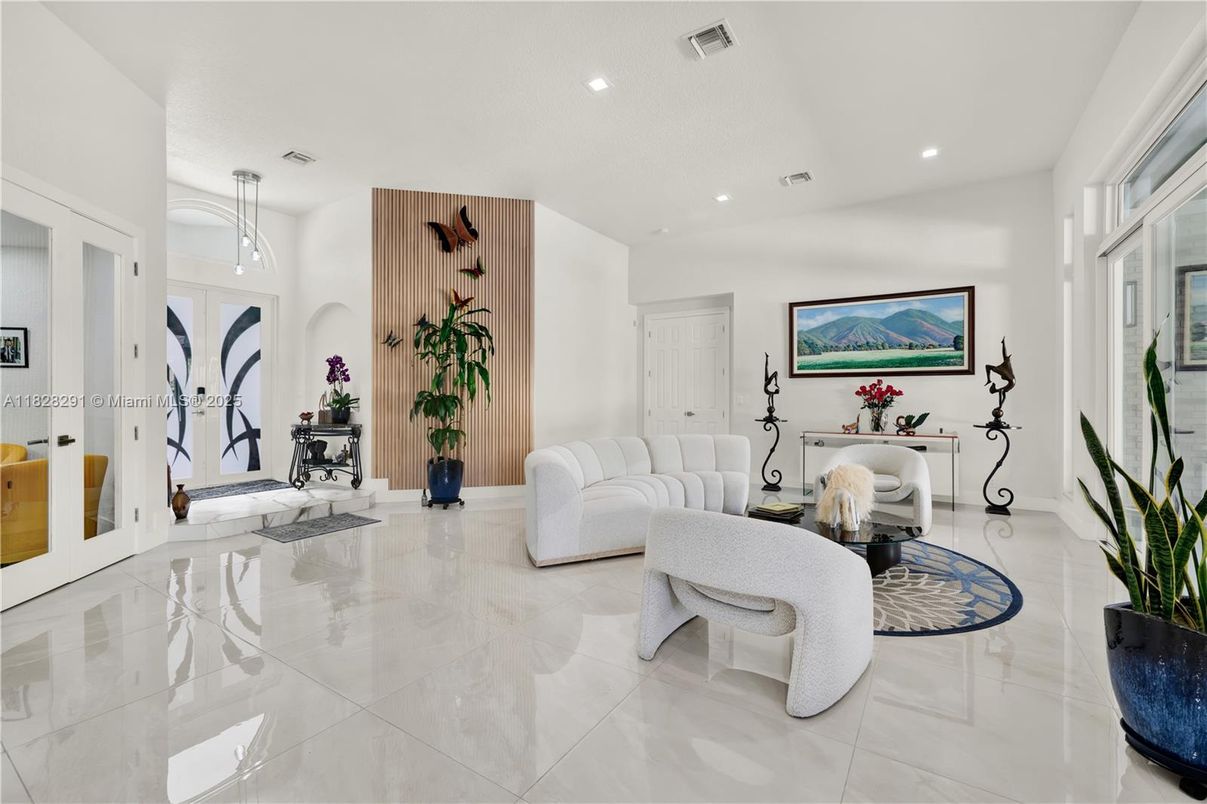 Interior, Living room, Pendant Lights, Recessed Lighting