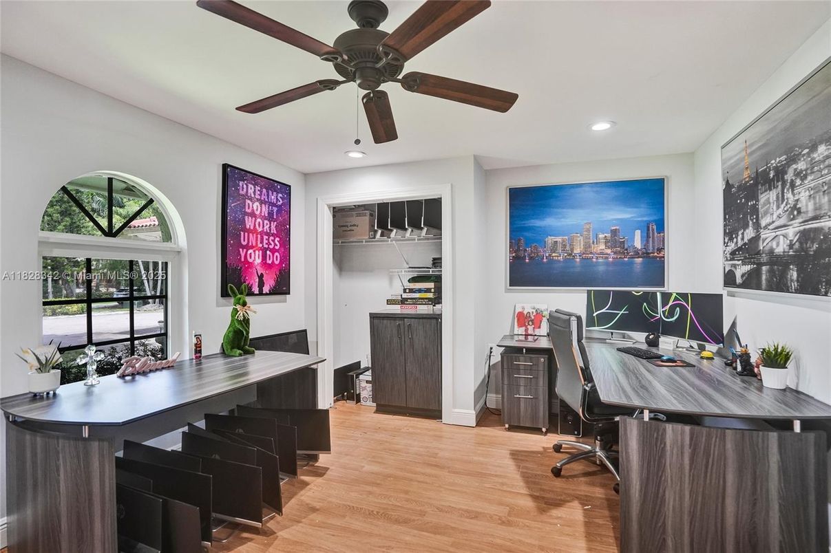 Home Office, Interior, Recessed Lighting, Wood Texture Flooring