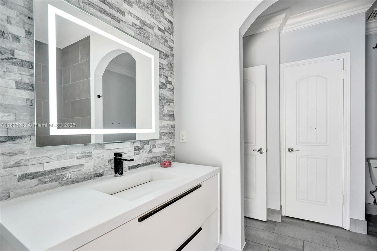 Bathroom, Interior