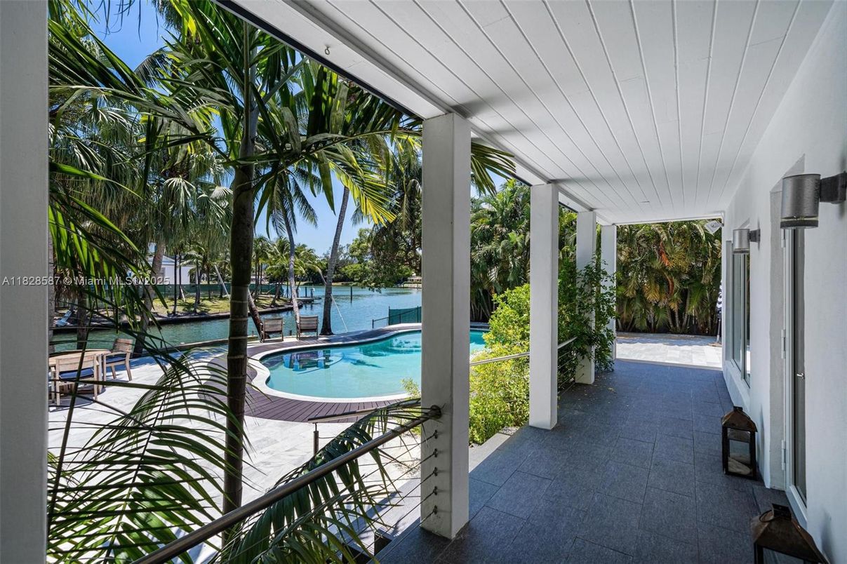 Exterior, Pool, Water