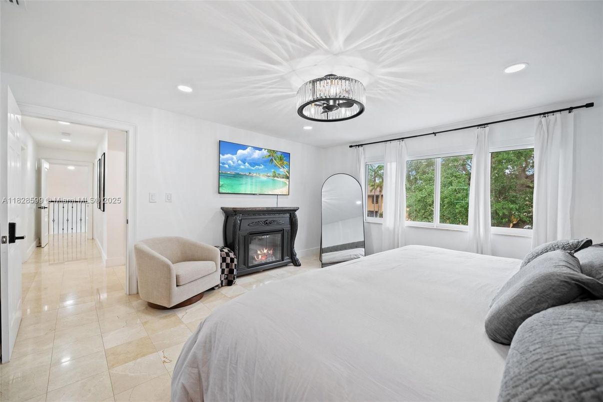 Bedroom, Fireplace, Interior, Recessed Lighting