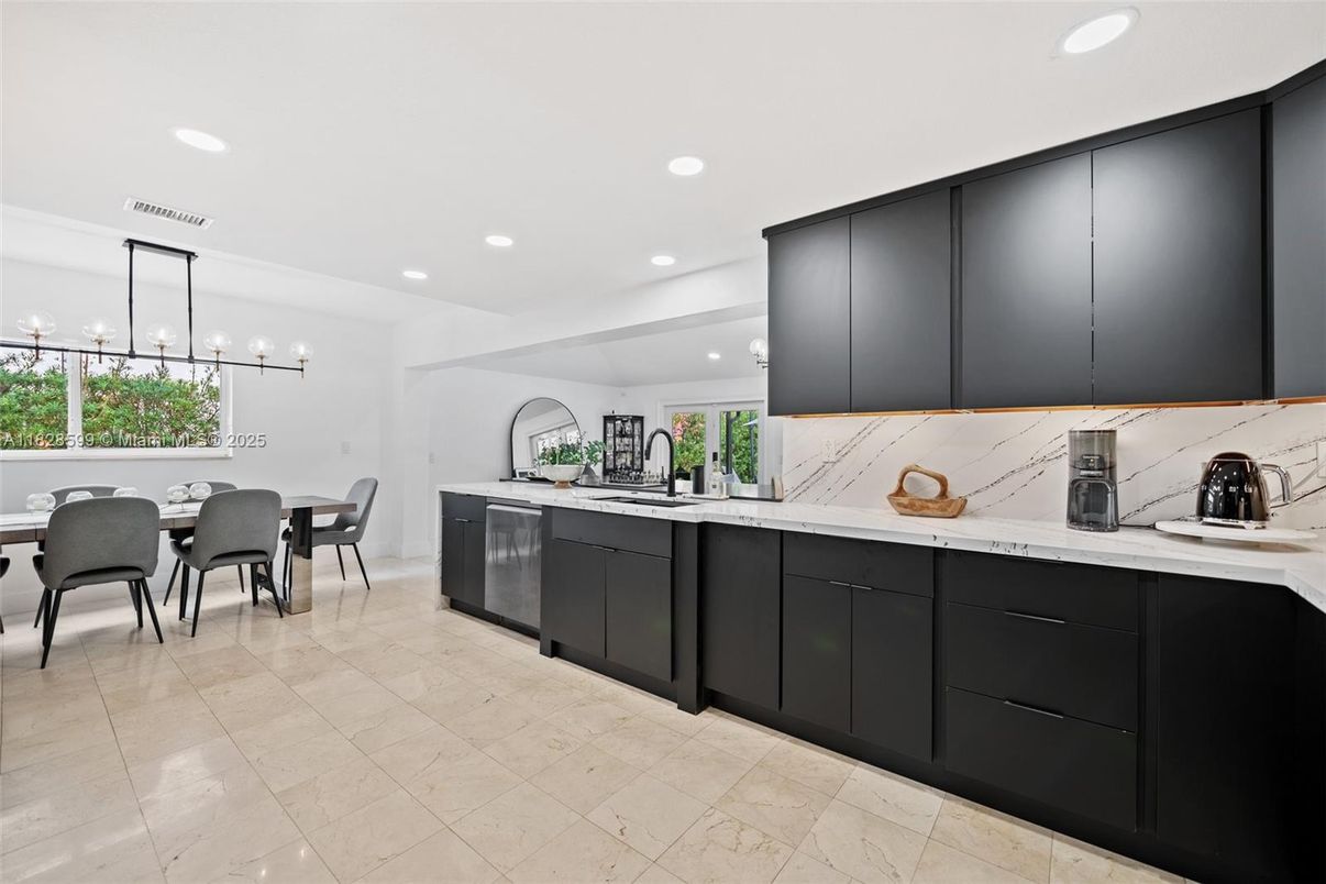 Dining room, Interior, Kitchen, Pendant Lights, Recessed Lighting