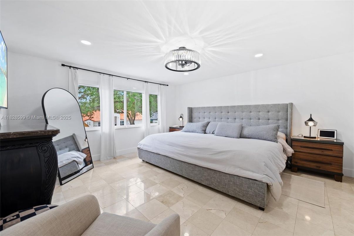 Bedroom, Interior, Recessed Lighting