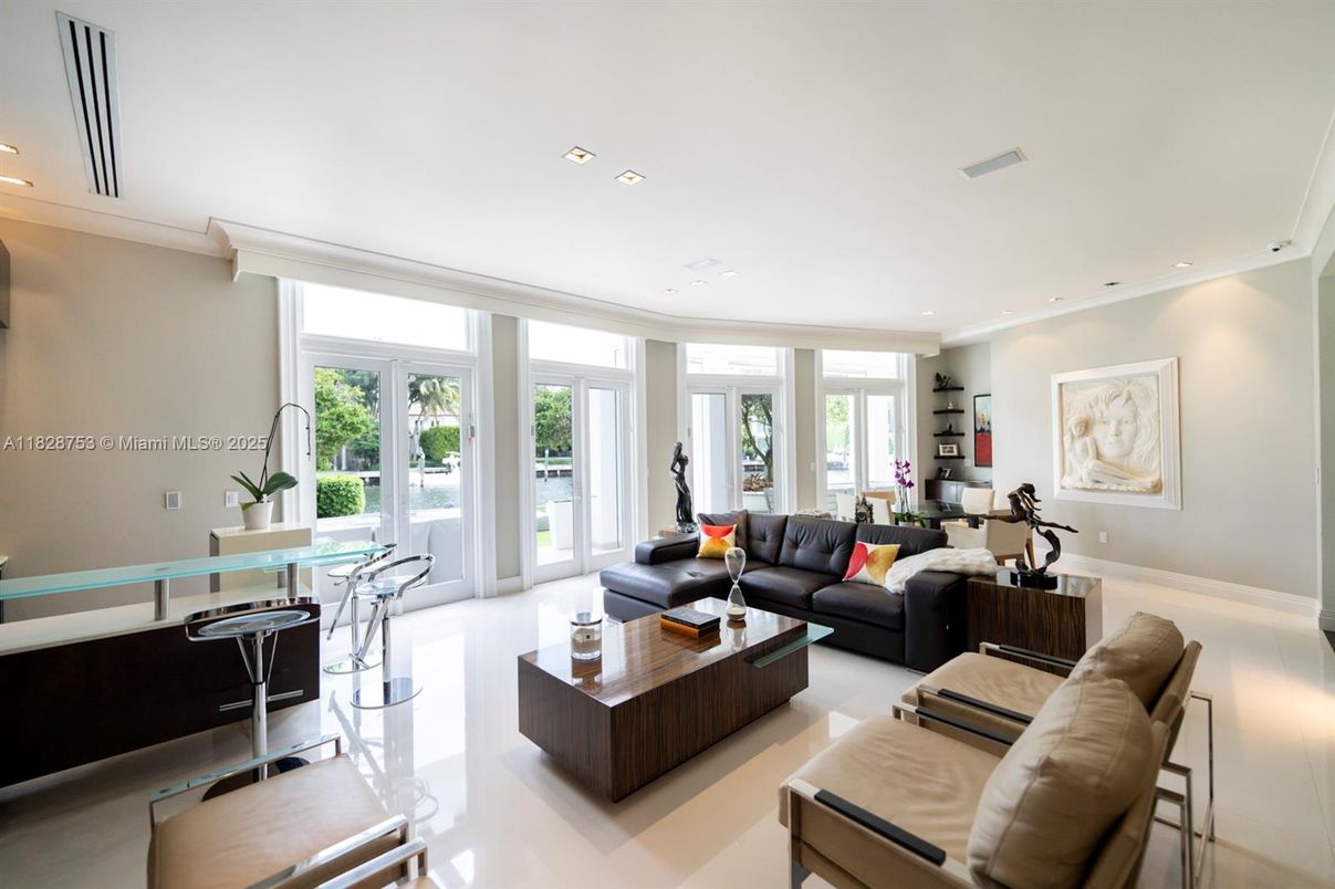 Dining room, Interior, Living room, Recessed Lighting