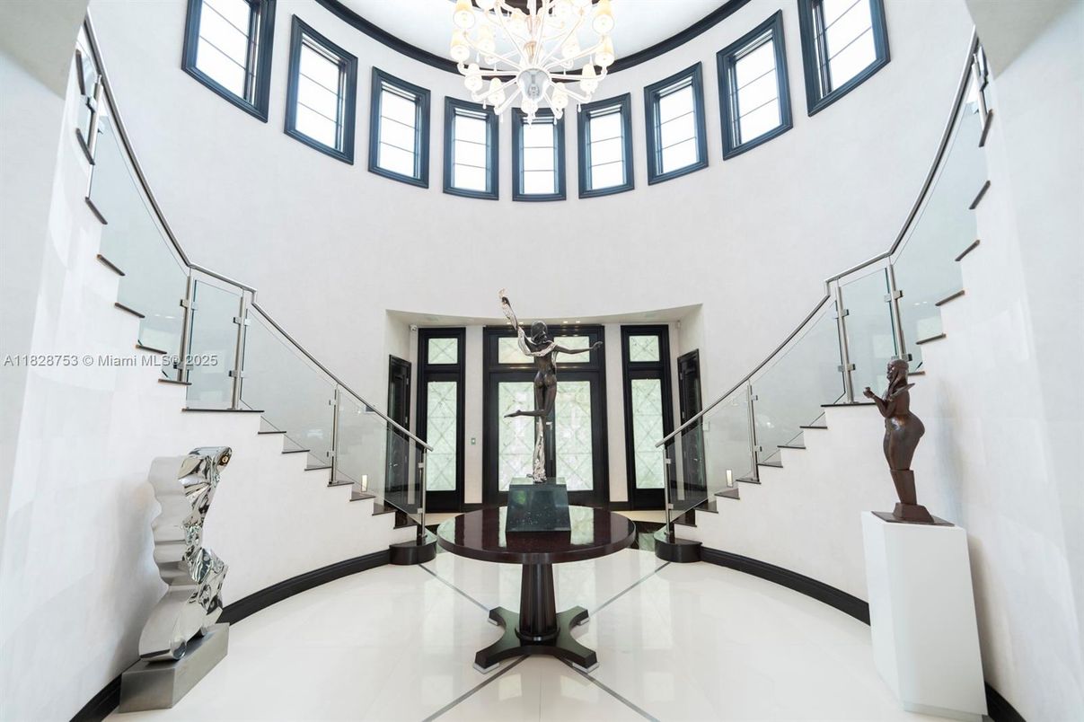 Chandelier, Interior