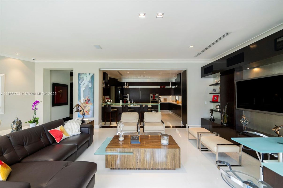 Dining room, Interior, Living room, Recessed Lighting