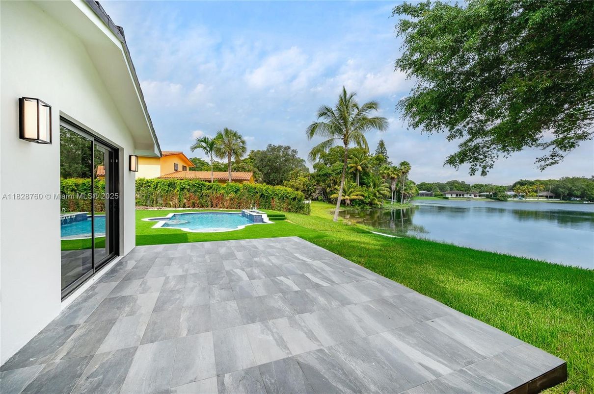 Exterior, Pool, Water