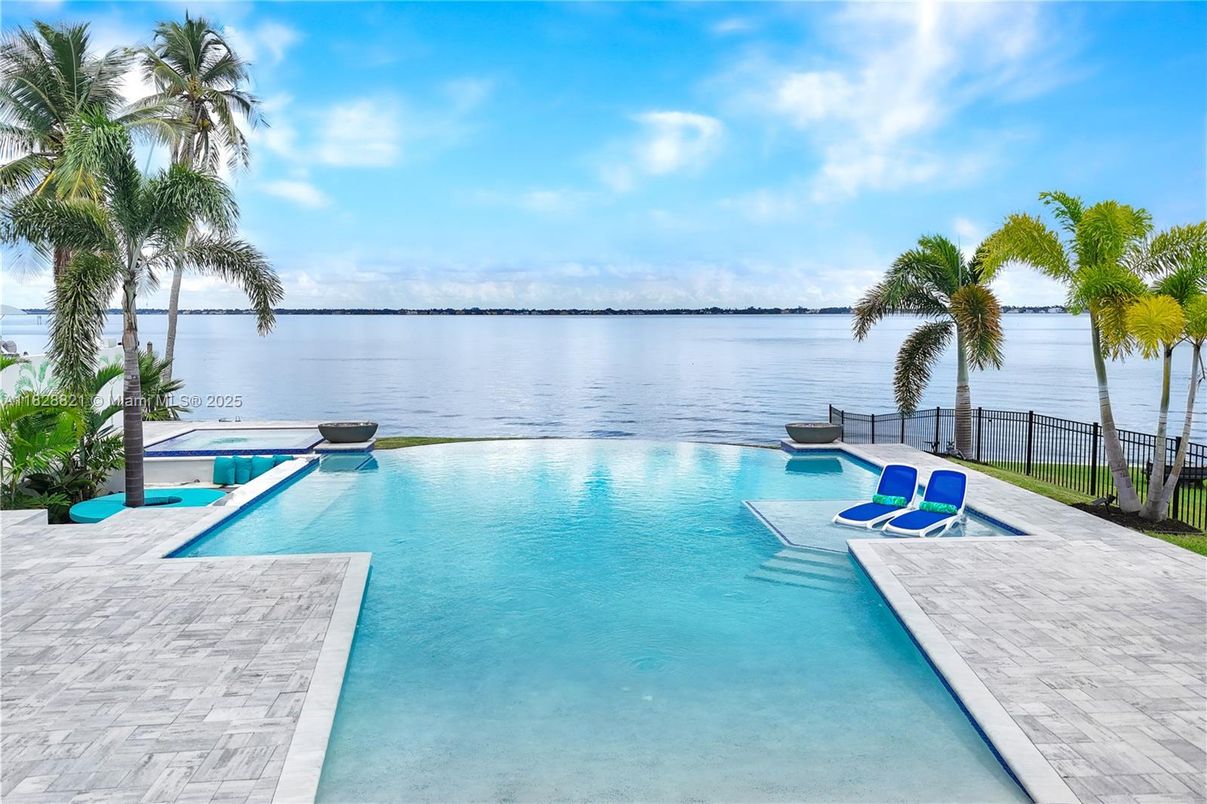 Exterior, Pool, Water