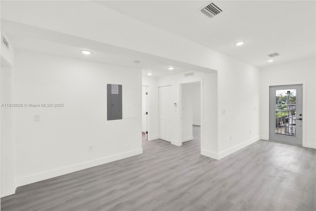 Empty room, Interior, Recessed Lighting, Wood Texture Flooring