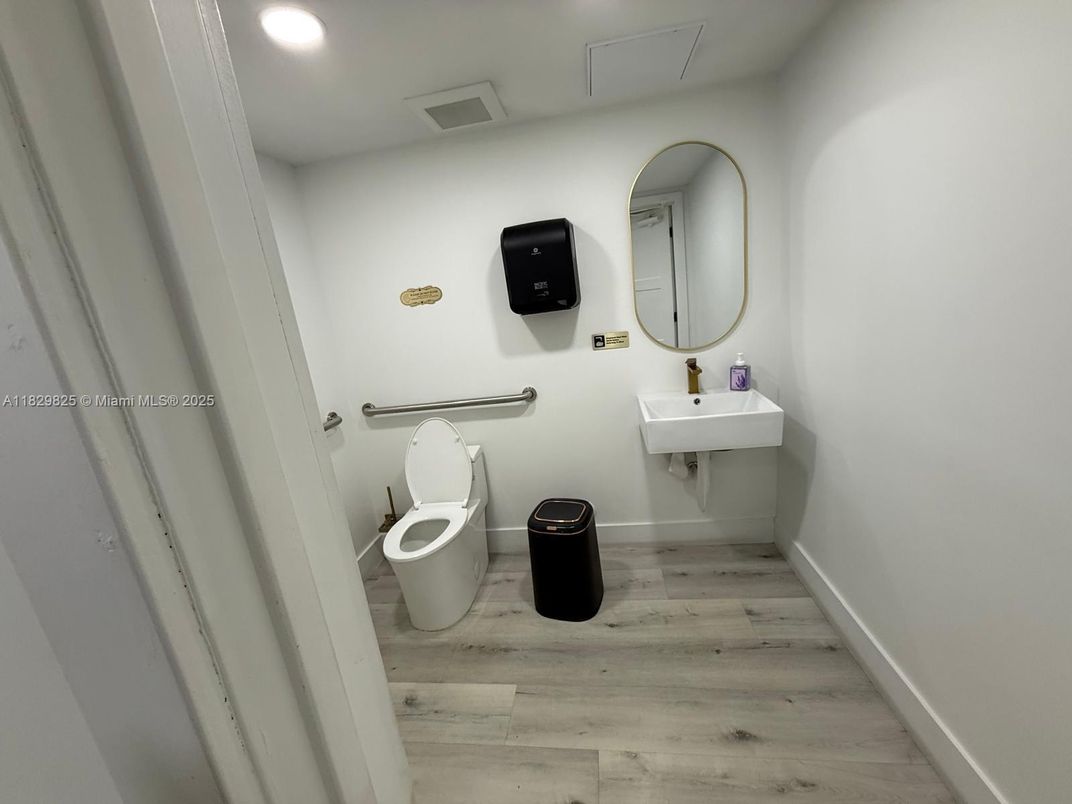 Bathroom, Interior, Recessed Lighting, Wood Texture Flooring