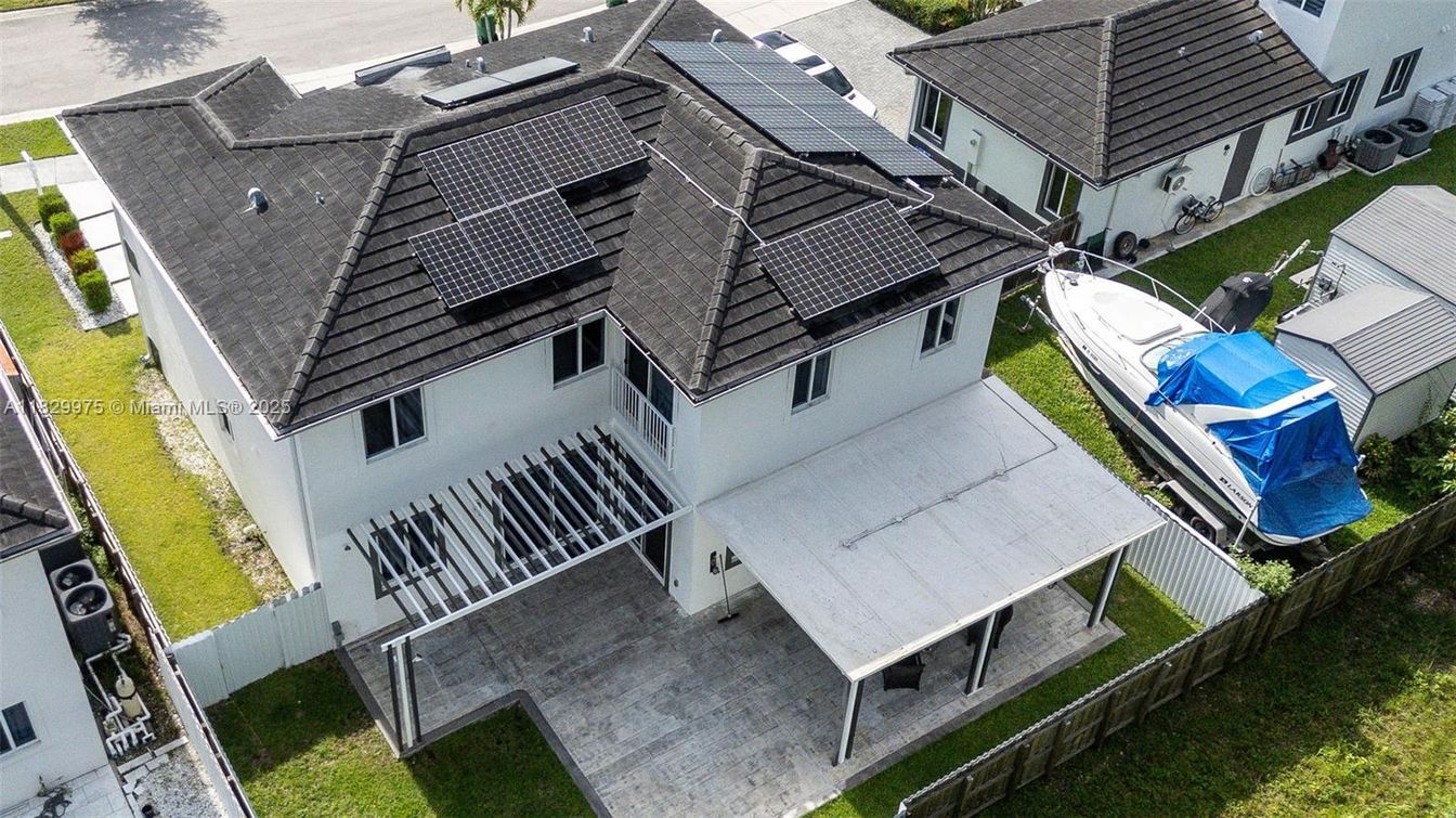 Exterior, Drone