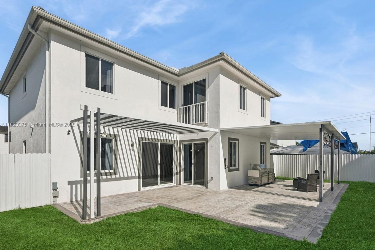 Backyard, Exterior