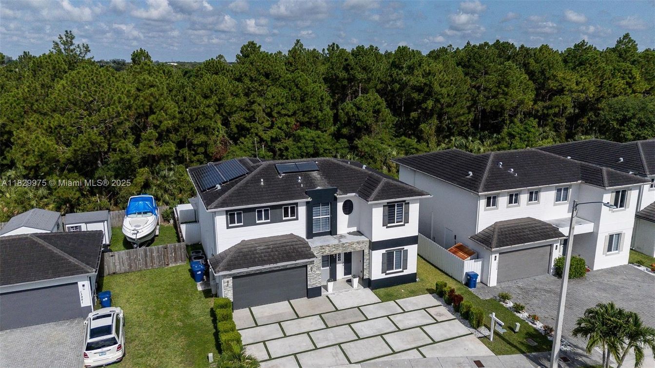 Exterior, Drone