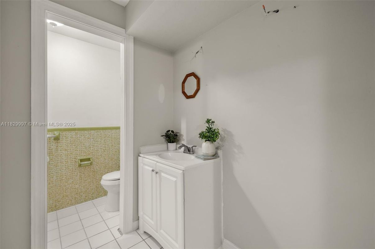 Bathroom, Interior