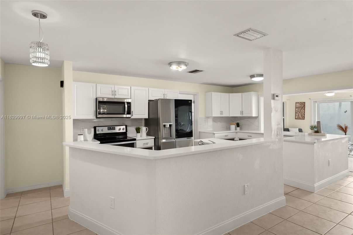 Interior, Kitchen, Pendant Lights, Stainless Steel Appliances