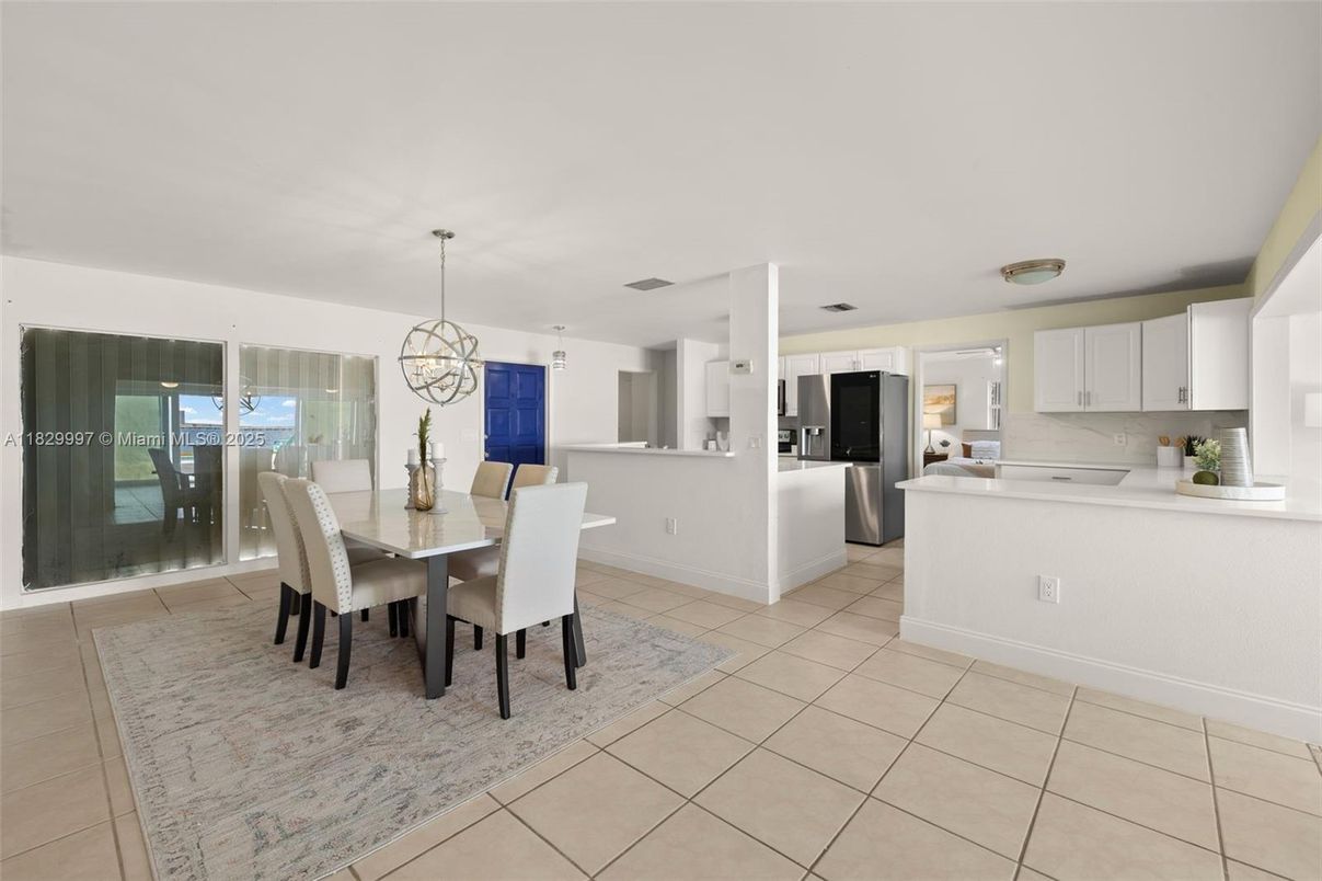 Dining room, Interior, Kitchen, Pendant Lights