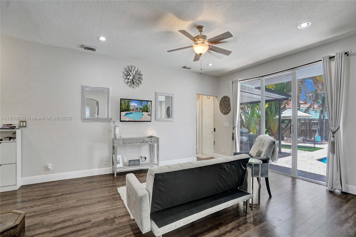 Interior, Recessed Lighting, Wood Texture Flooring