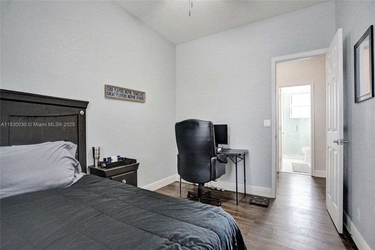 Bedroom, Home Office, Interior, Wood Texture Flooring