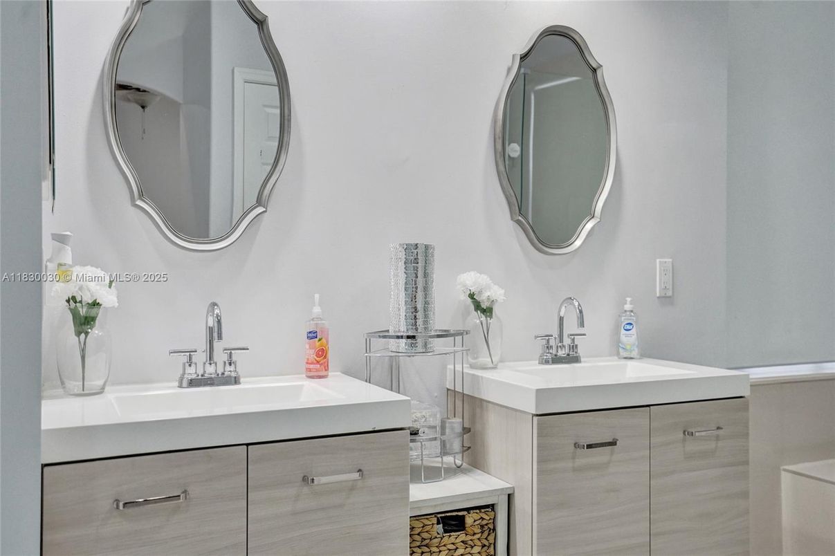 Bathroom, Dual Sink Vanities, Interior