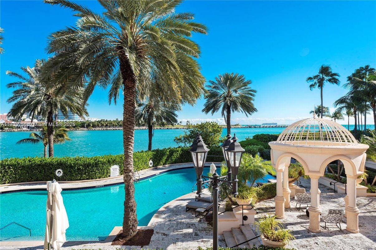 Exterior, Pool, Water