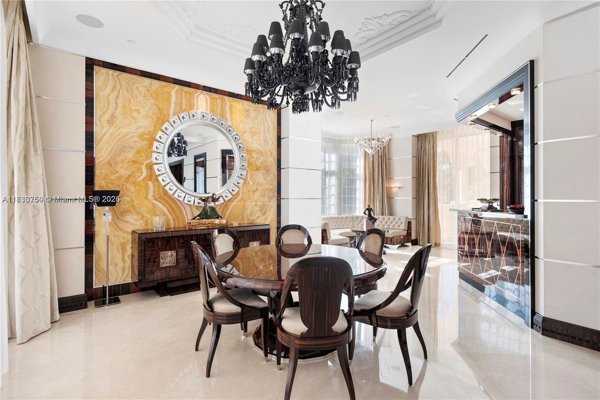 Chandelier, Dining room, Interior