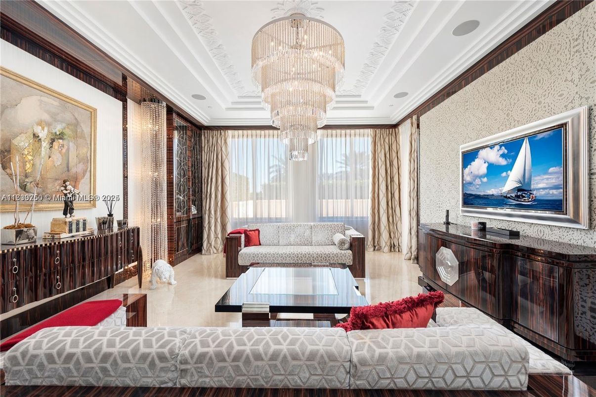 Chandelier, Interior, Living room