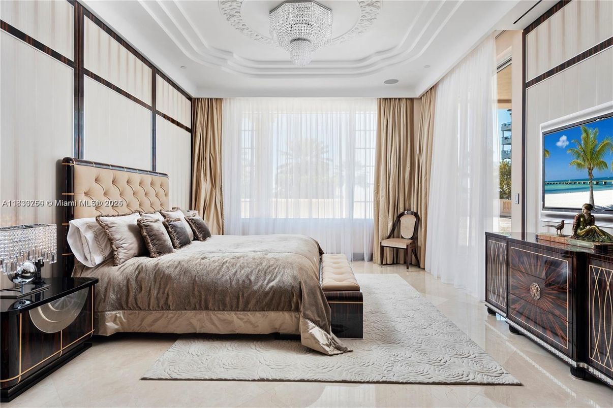 Bedroom, Chandelier, Interior, Recessed Lighting