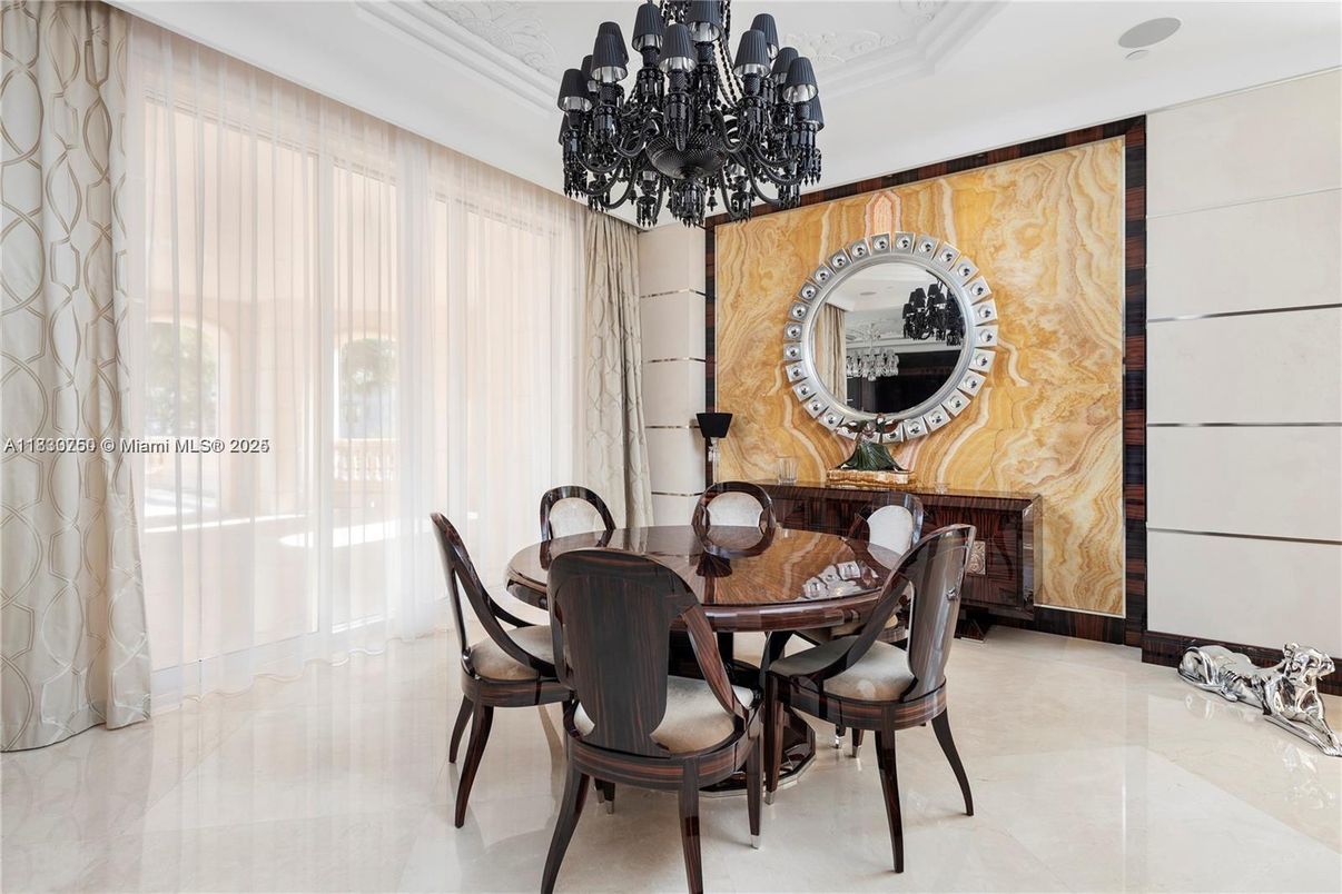 Chandelier, Dining room, Interior