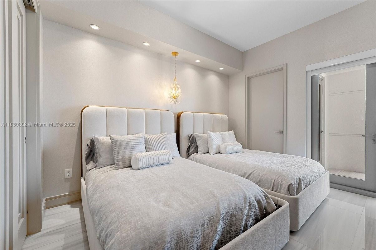 Bedroom, Interior, Pendant Lights, Recessed Lighting