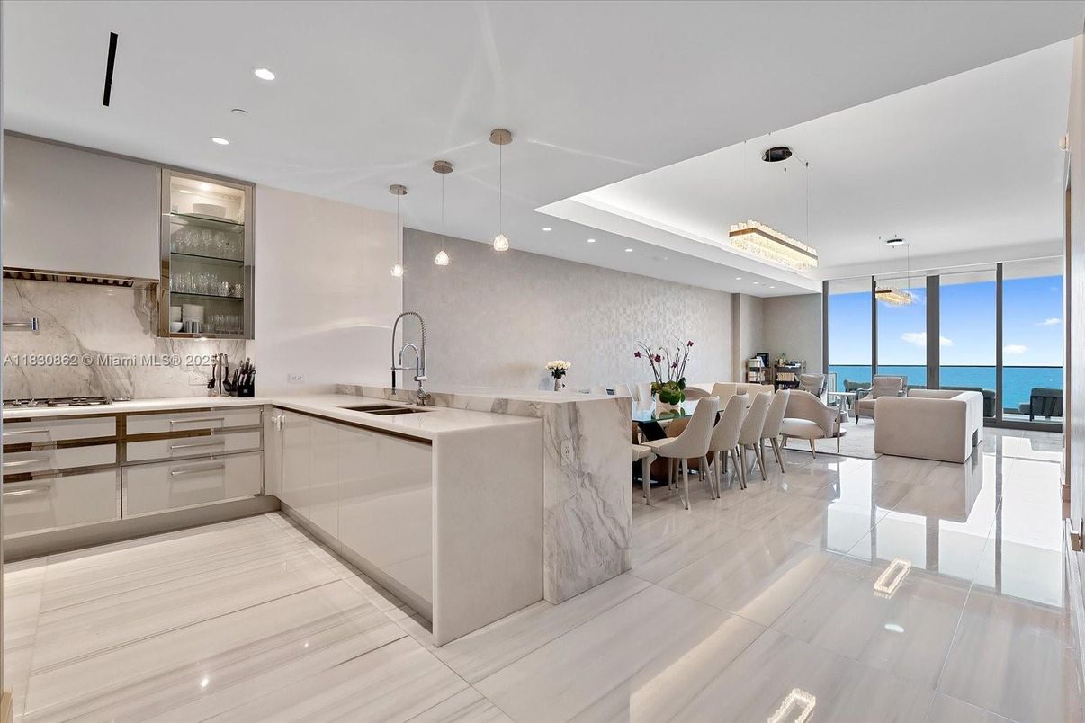 Dining room, Interior, Kitchen, Pendant Lights, Recessed Lighting, Water