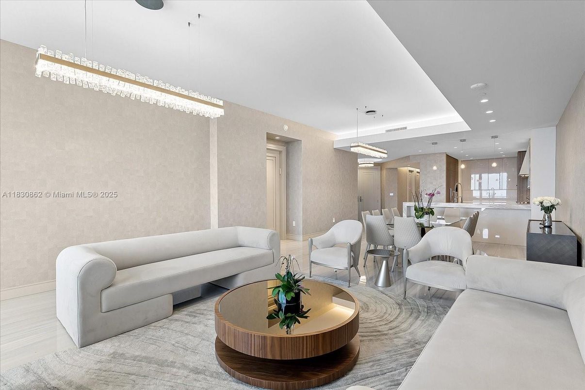 Dining room, Interior, Living room, Pendant Lights, Recessed Lighting, Wood Texture Flooring