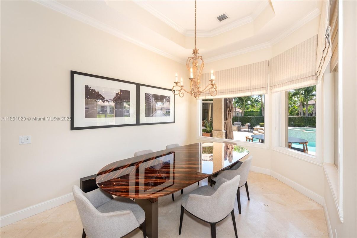 Chandelier, Dining room, Interior