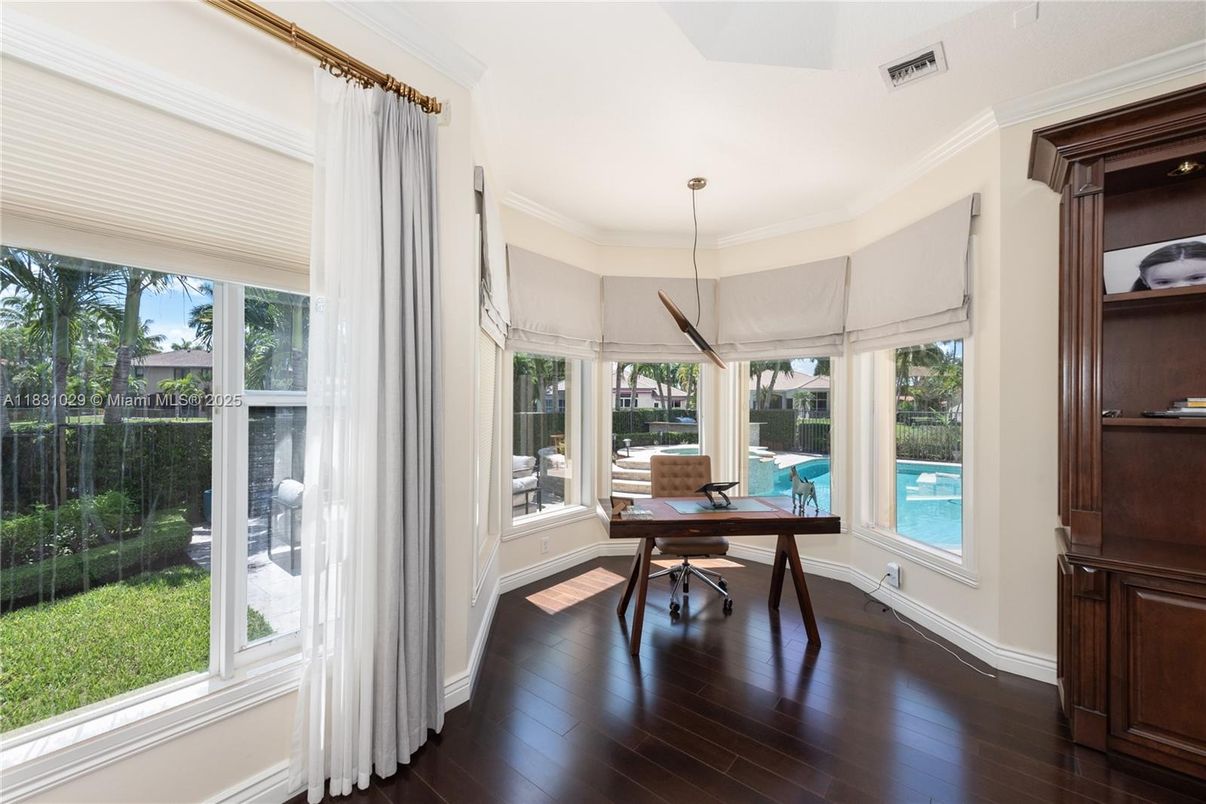 Home Office, Interior, Sun Room, Wood Texture Flooring