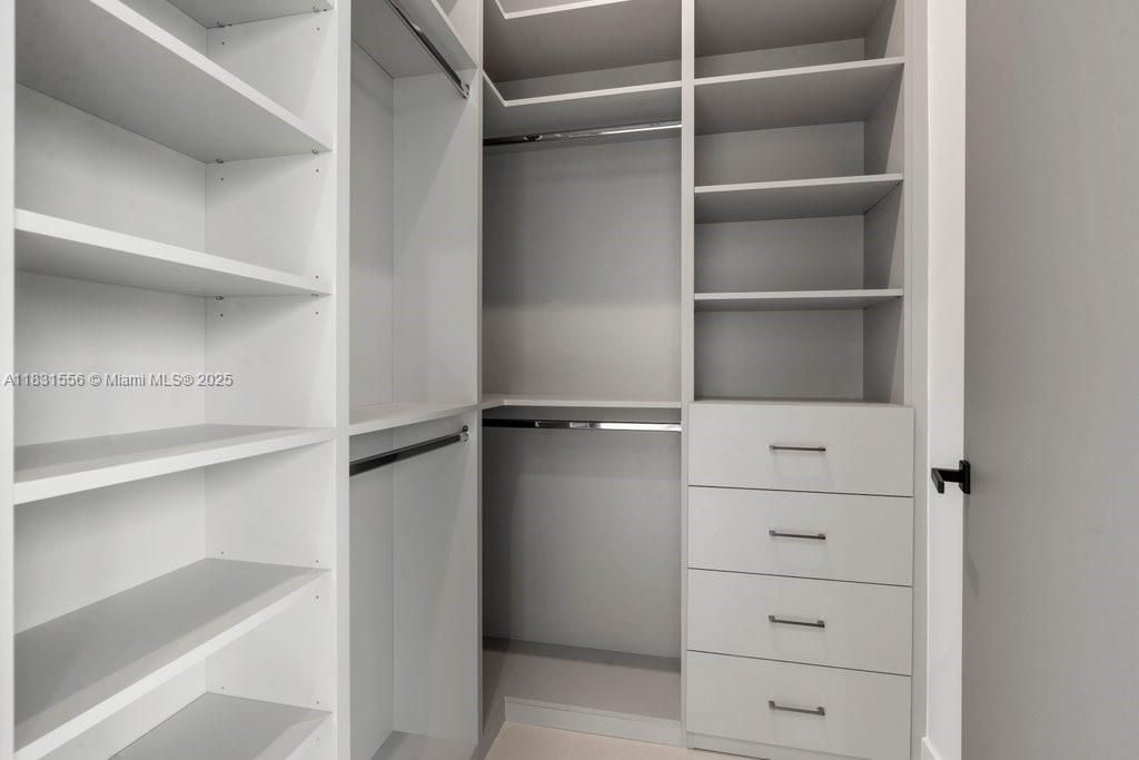 Interior, Walk-in Closets