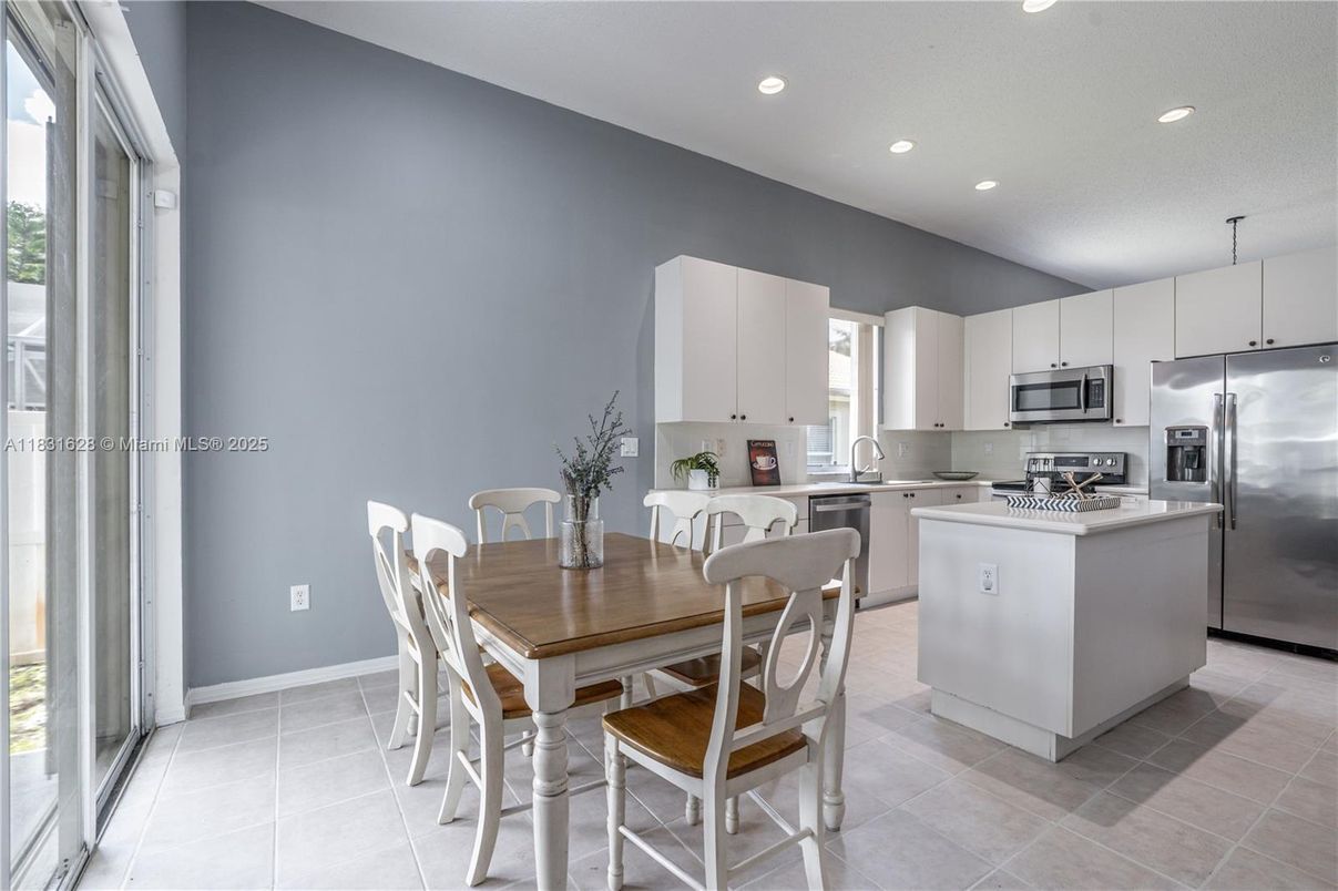 Dining room, Interior, Kitchen, Recessed Lighting, Stainless Steel Appliances