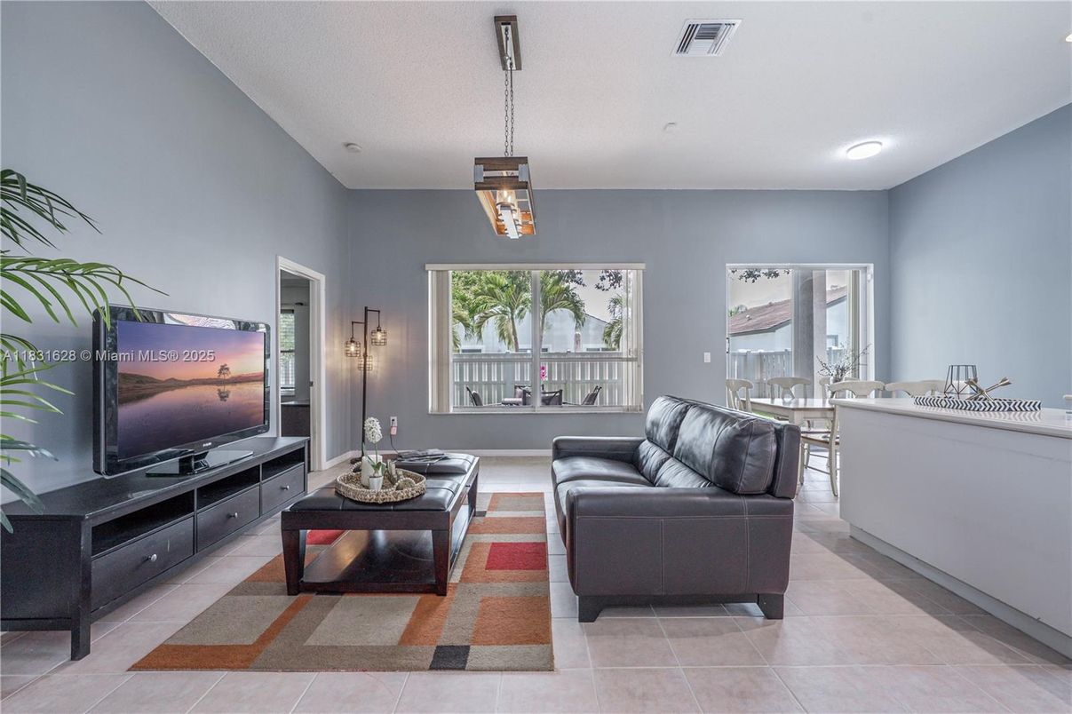 Dining room, Interior, Living room, Pendant Lights, Recessed Lighting