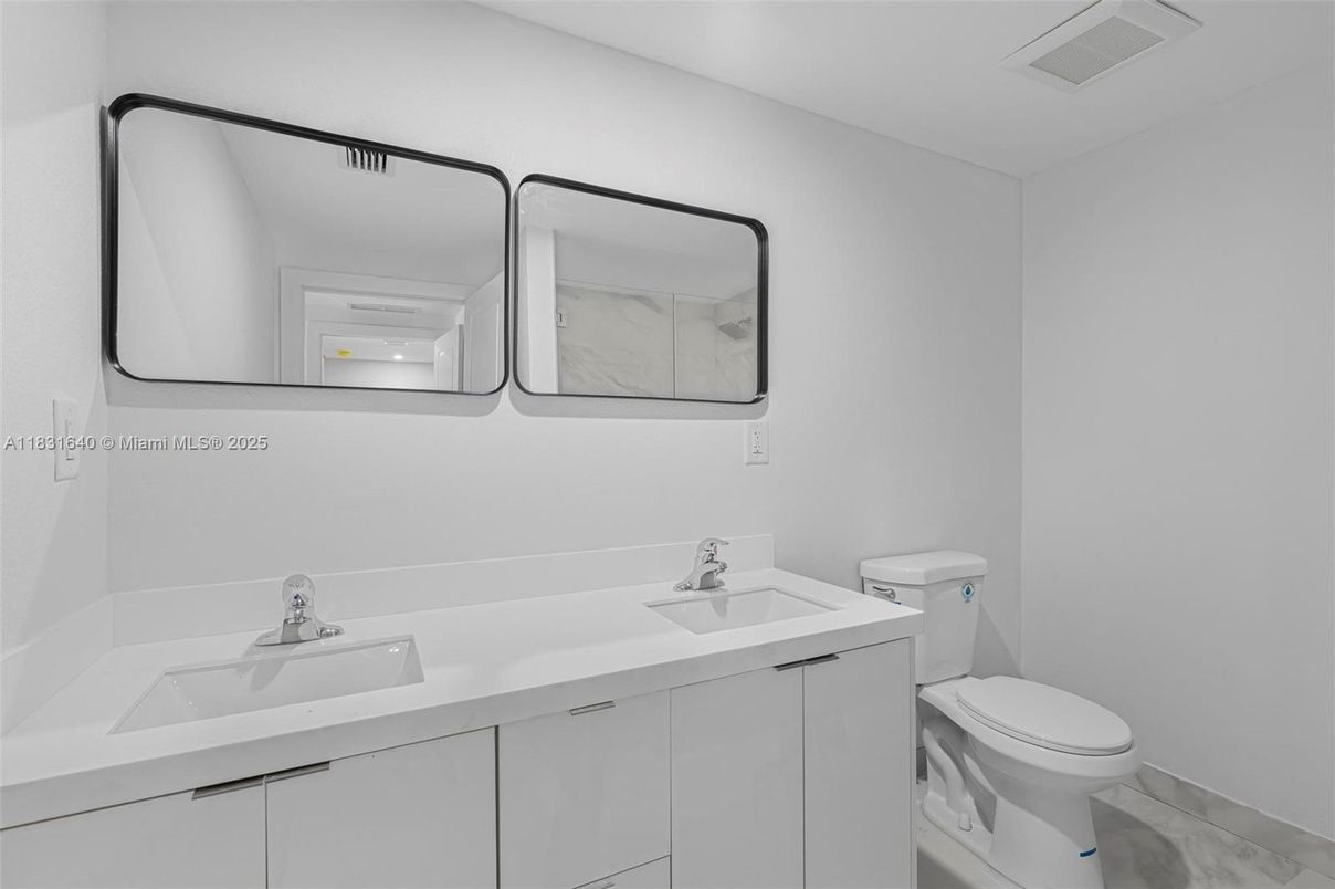 Bathroom, Dual Sink Vanities, Interior
