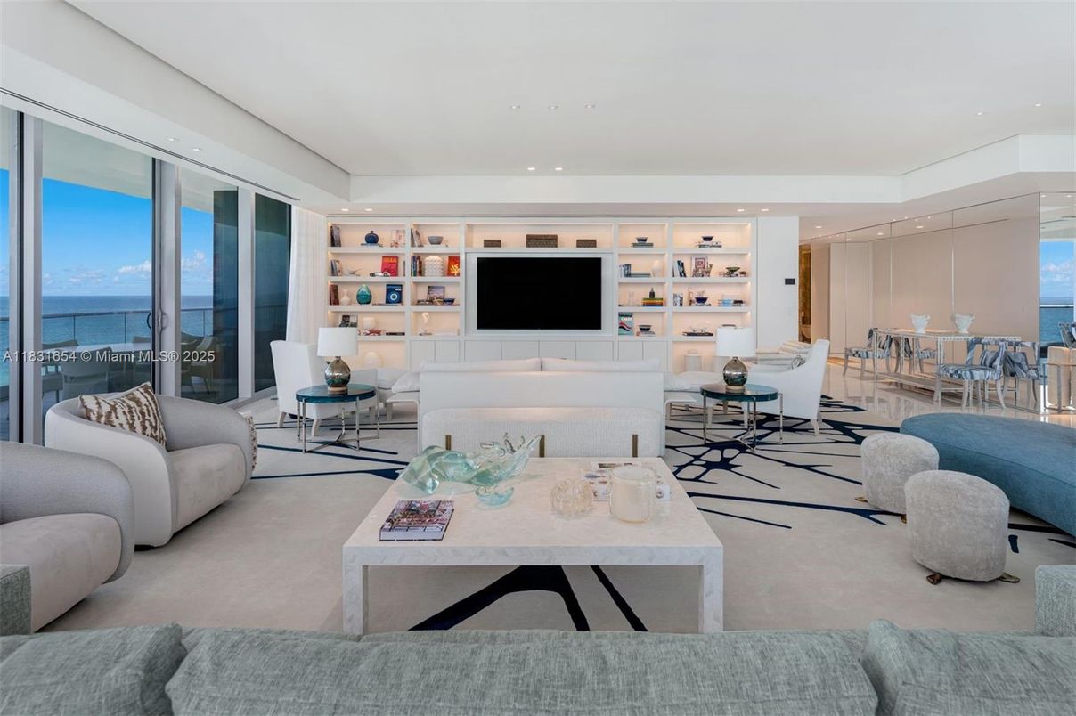 Dining room, Interior, Living room, Recessed Lighting, Water
