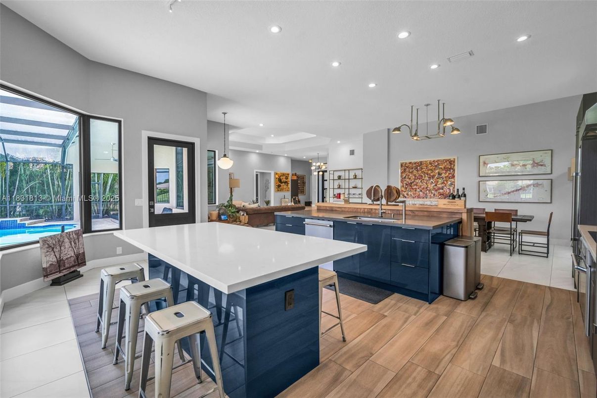 Dining room, Interior, Kitchen, Pendant Lights, Recessed Lighting, Wood Texture Flooring