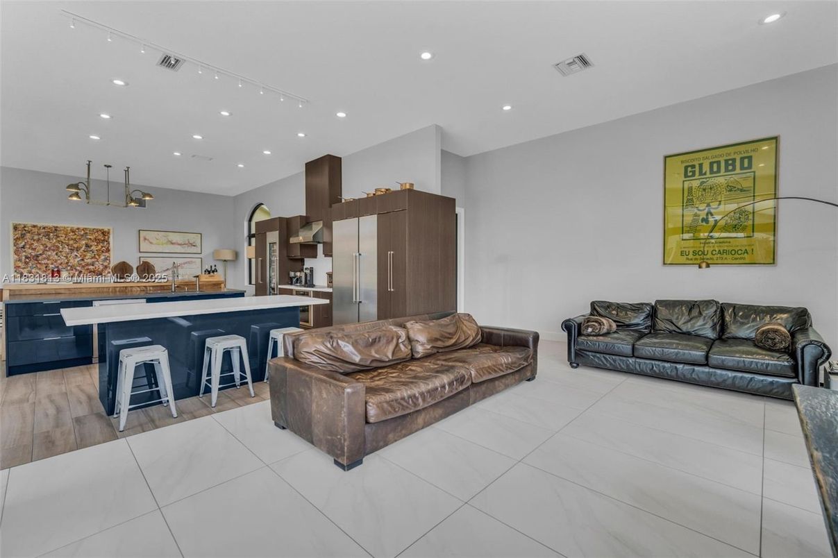 Interior, Kitchen, Living room, Recessed Lighting, Stainless Steel Appliances